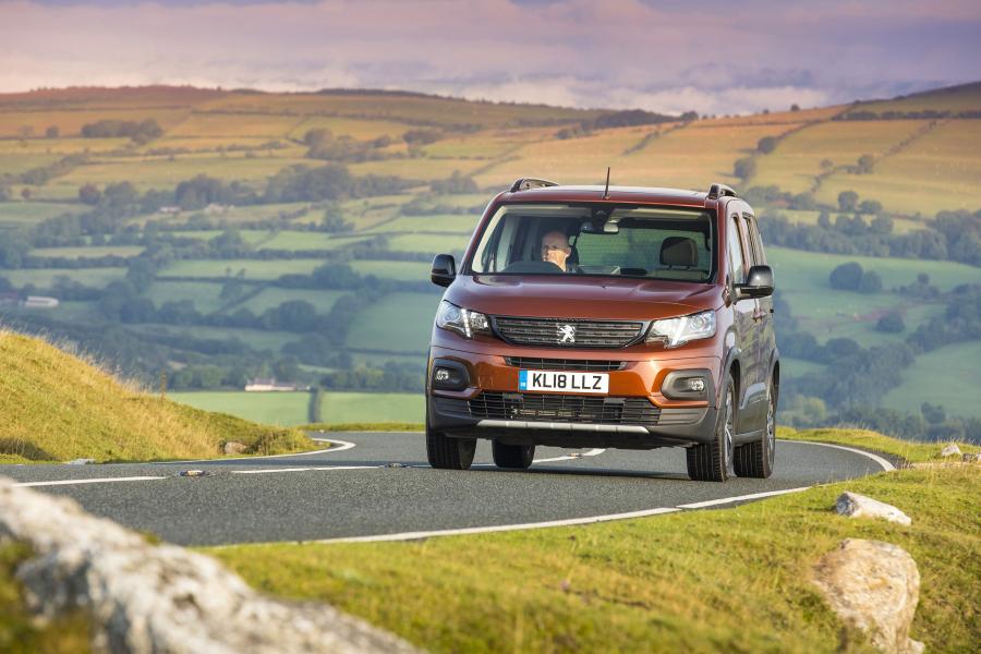  Peugeot Rifter GT Line 2018 года  (UK) (фото 13 из 23)